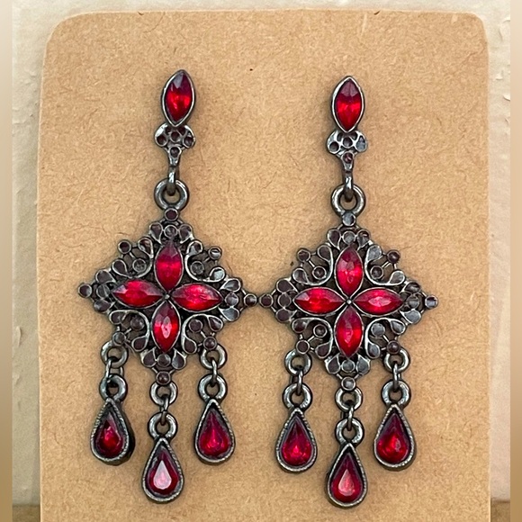 Jewelry - Blood red Vampire Vibes